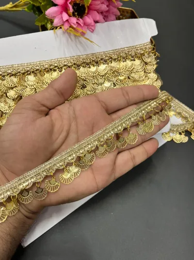 Metal Leaf Scallop Hanging Lace Latkan Border - Gold